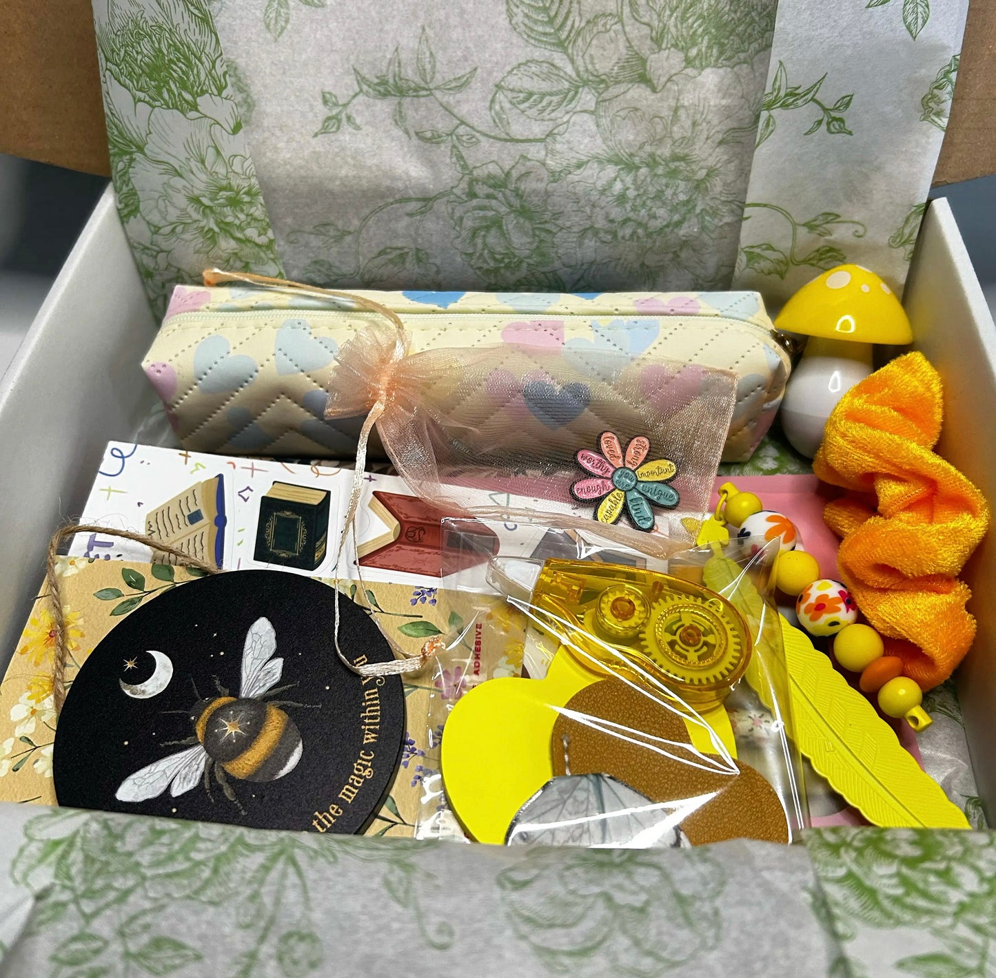 20 Item Colour Mix Mystery Bundle