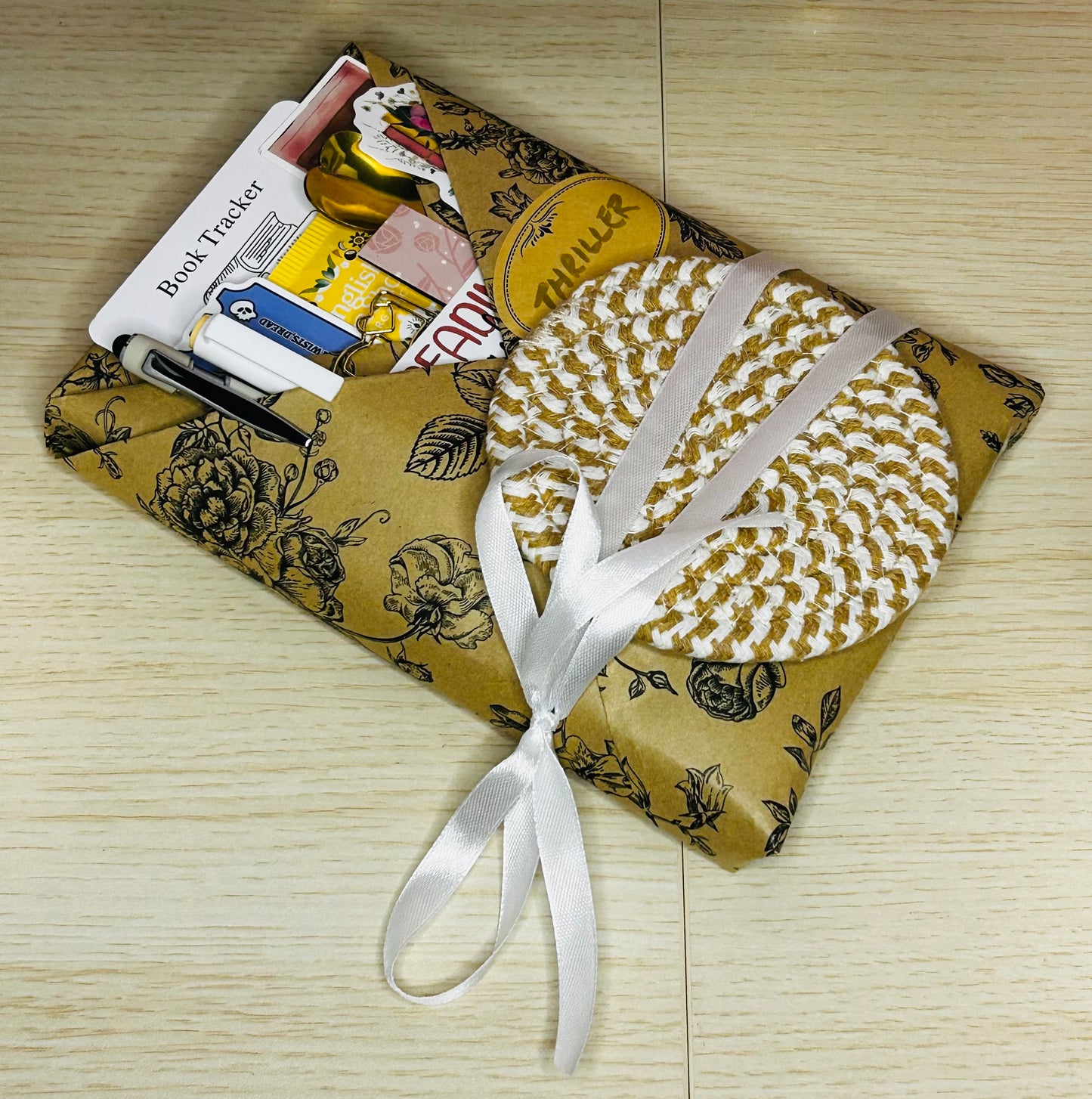 Blind Date with a Book Gift Bundle - Choose Your Genre Crime Thriller, Fantasy or Romance